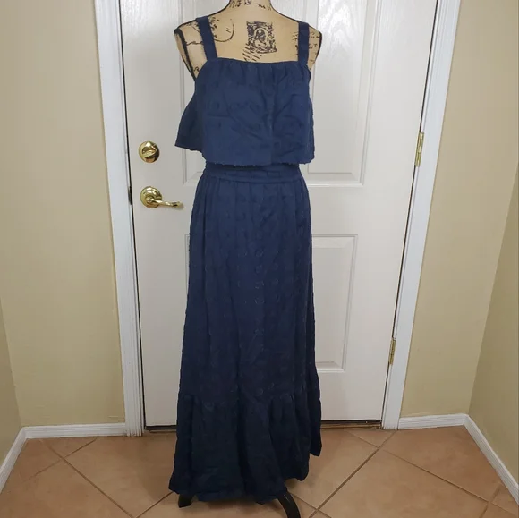 1901 | Dresses | 91clip Dot Popover Maxi Dress | Poshmark